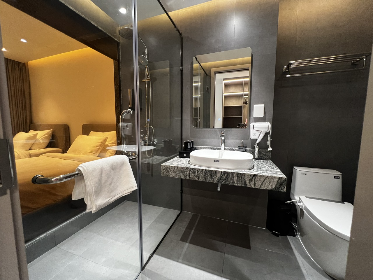 Deluxe Double - Phòng tắm